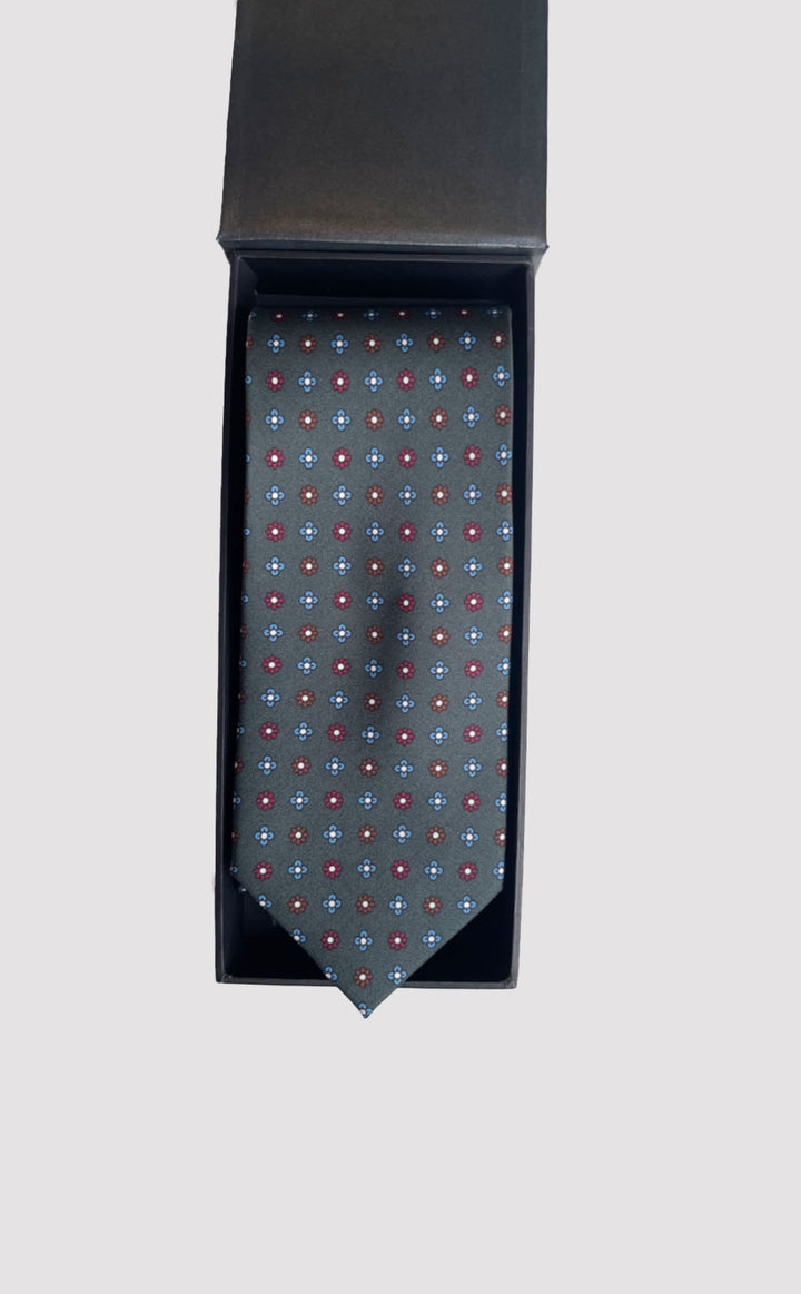 Ash Grid Tie