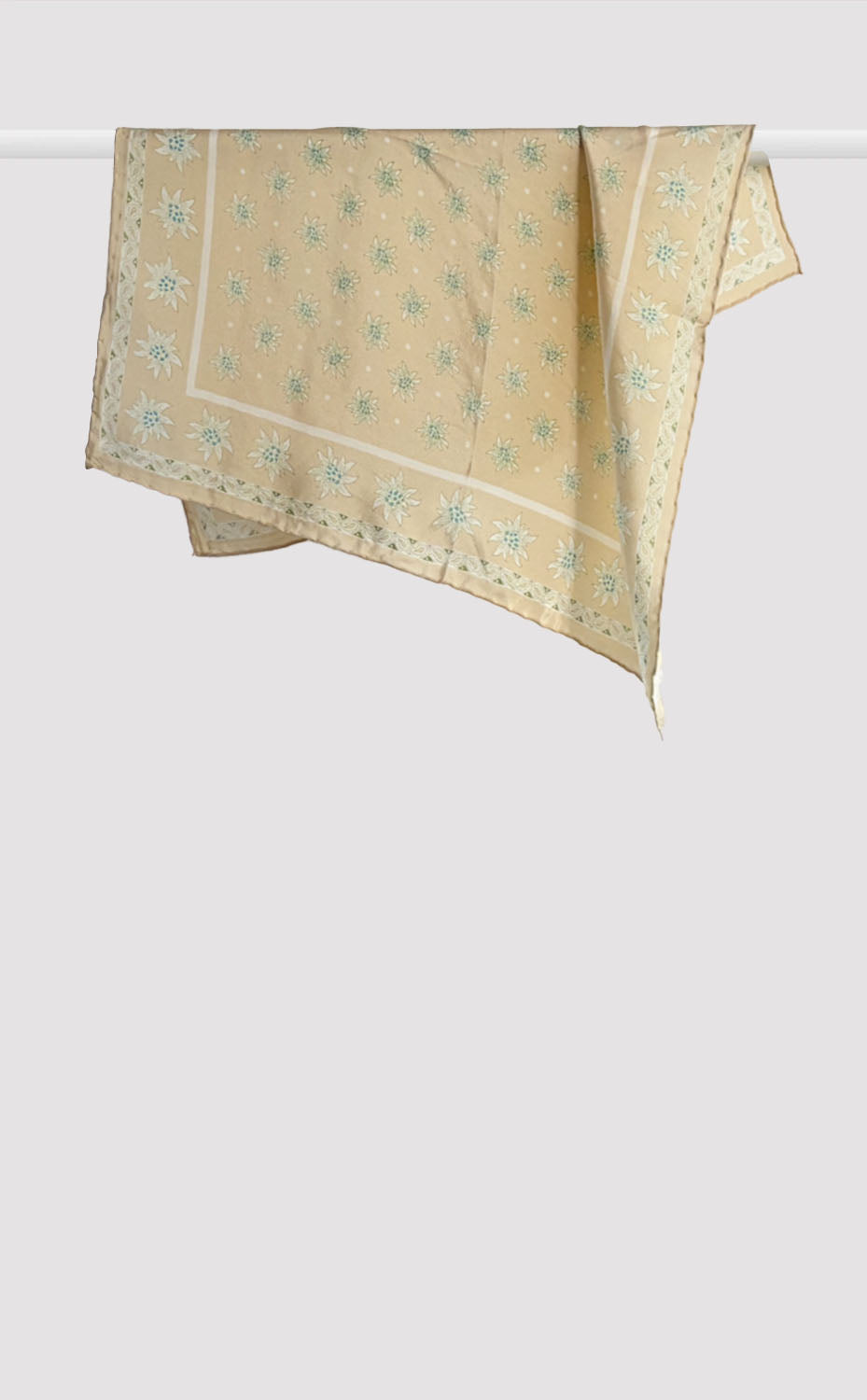 Bisque Aster Bandana