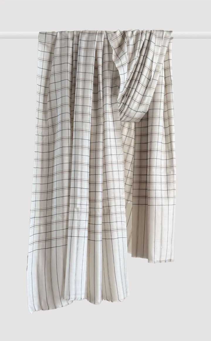 Dove Checks Lohi