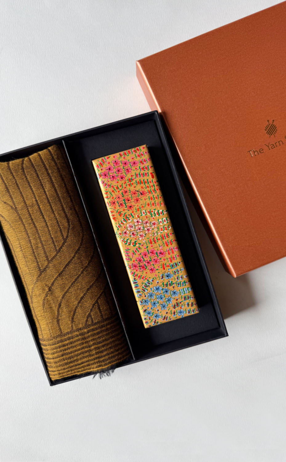 Champagne Kashmiri Gift Set