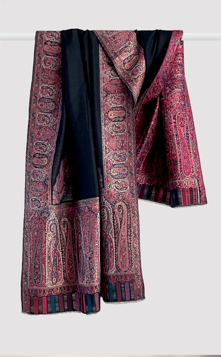 Black Motif Border Kani Stole