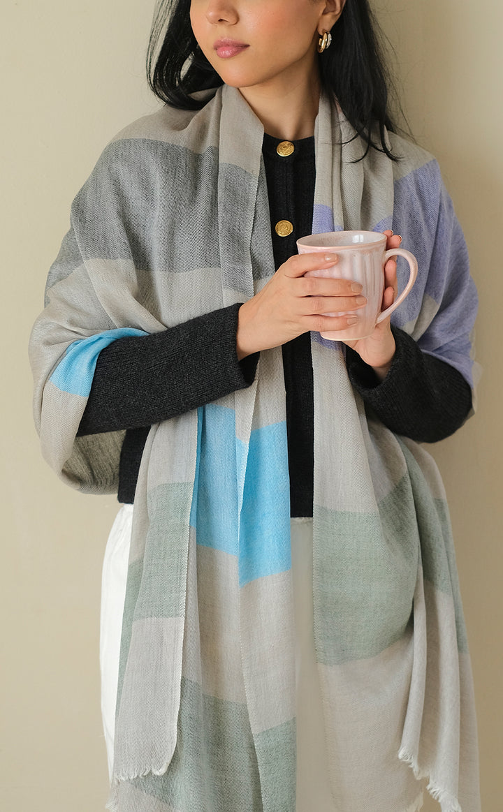 Dove Blocked Stole